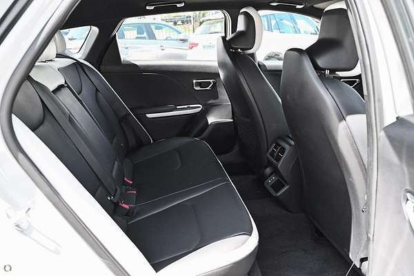 2025 Kia K4 GT-Line CL4m