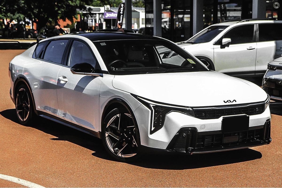 2025 Kia K4 GT-Line CL4m