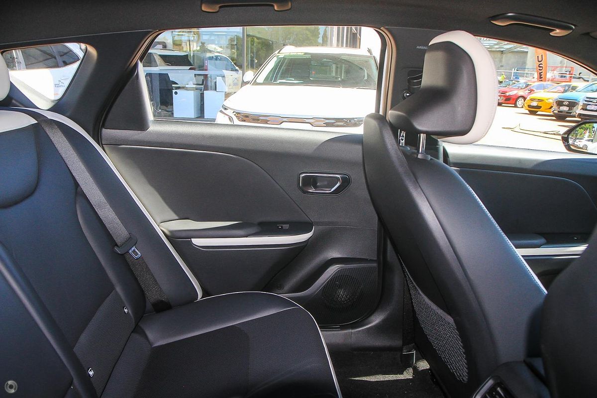 2025 Kia K4 GT-Line CL4m