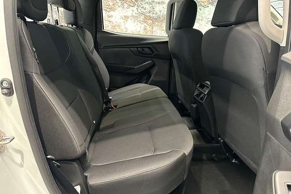 2025 Isuzu D-MAX SX 4X4