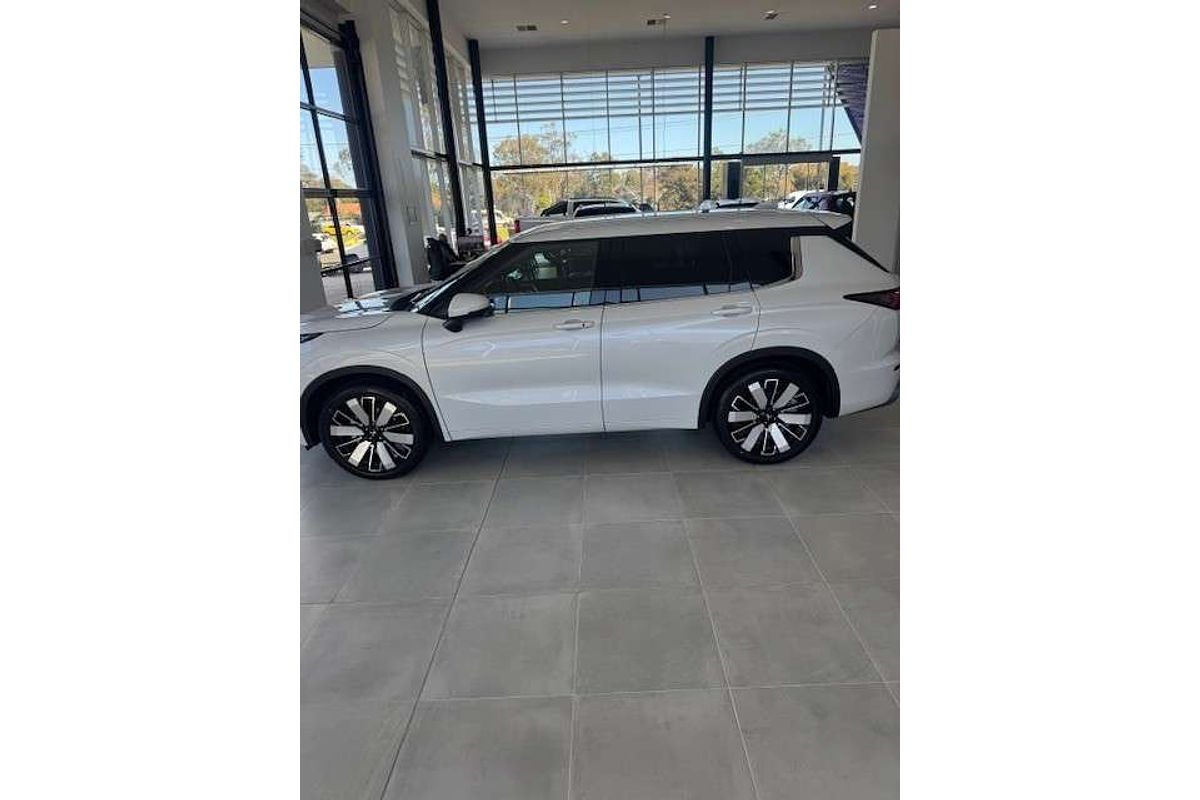 2025 Mitsubishi Outlander Exceed ZM AWD