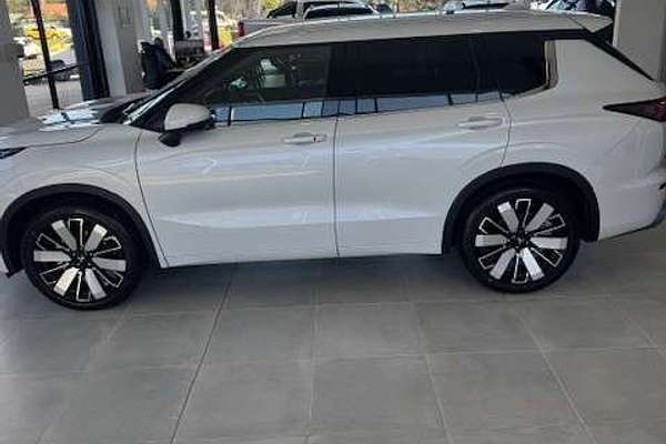 2025 Mitsubishi Outlander Exceed ZM AWD