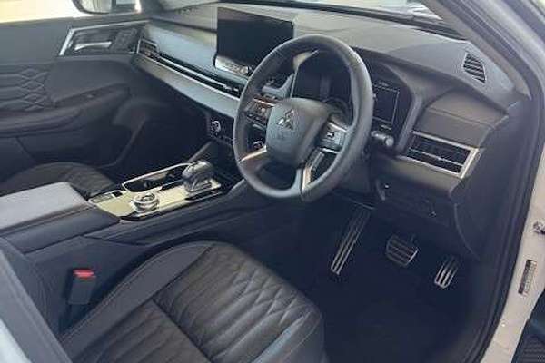 2025 Mitsubishi Outlander Exceed ZM AWD