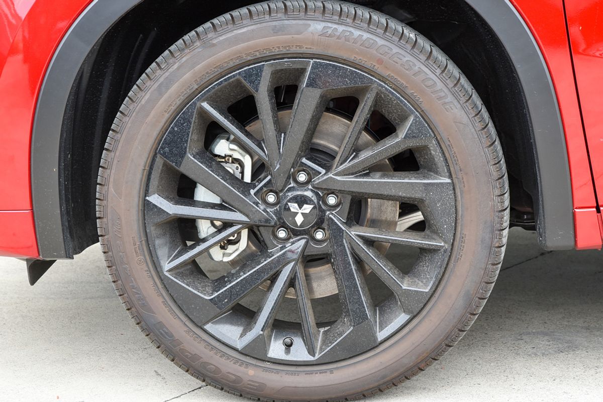 2025 Mitsubishi Outlander PHEV GSR ZM