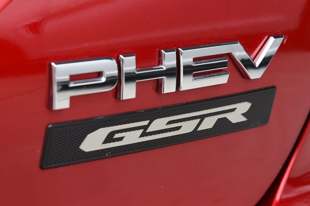2025 Mitsubishi Outlander PHEV GSR ZM