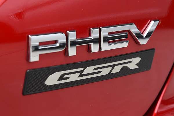 2025 Mitsubishi Outlander PHEV GSR ZM