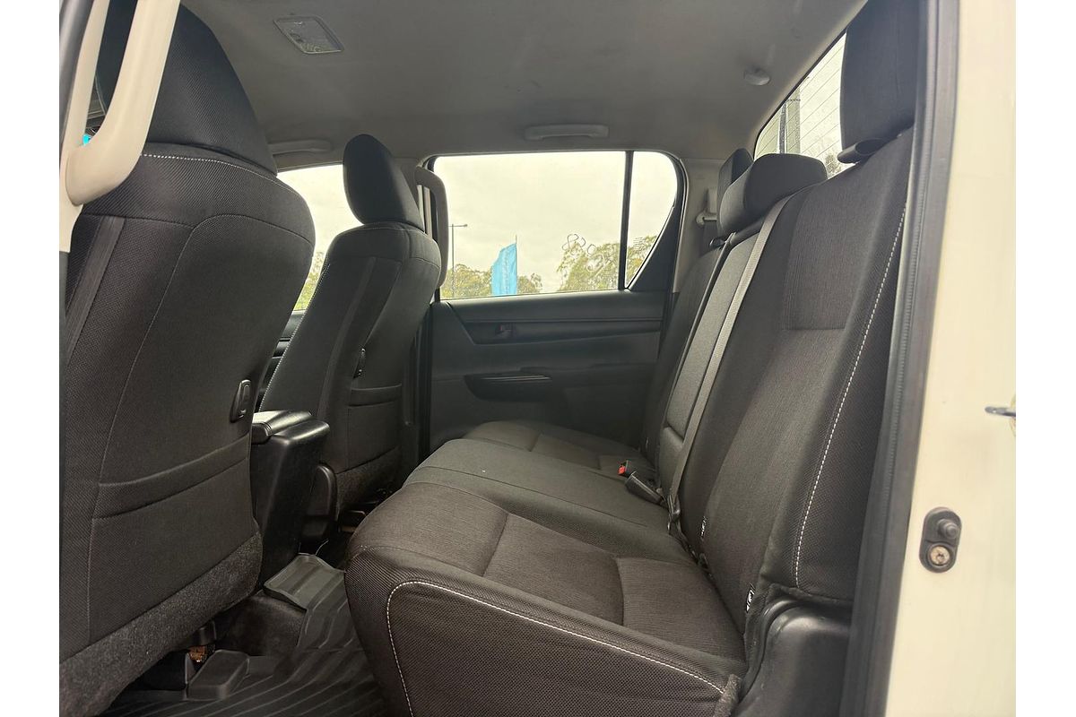 2018 Toyota Hilux SR GUN126R 4X4