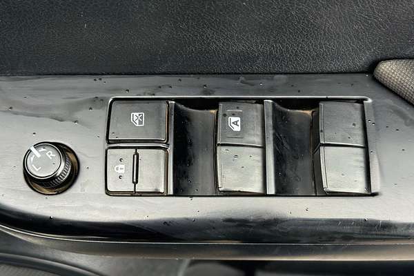 2018 Toyota Hilux SR GUN126R 4X4