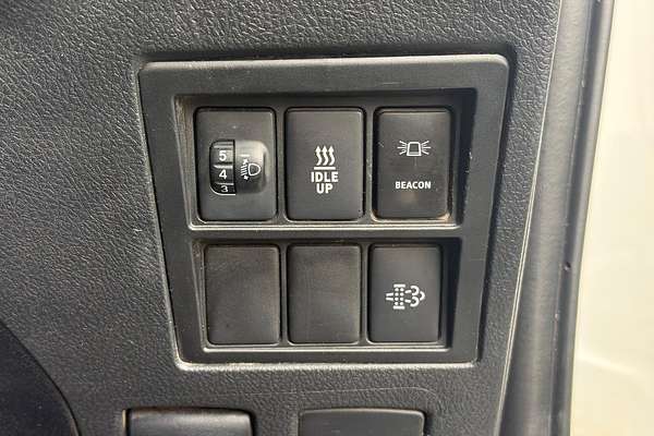 2018 Toyota Hilux SR GUN126R 4X4