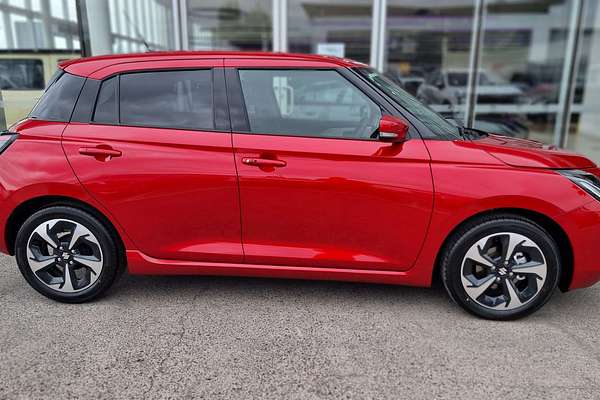 2025 Suzuki Swift Hybrid GLX UZ