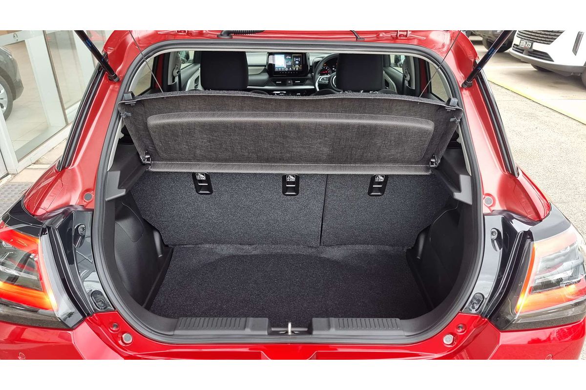 2025 Suzuki Swift Hybrid GLX UZ