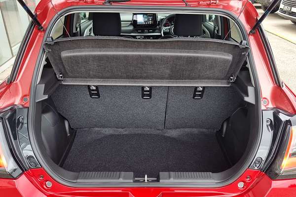 2025 Suzuki Swift Hybrid GLX UZ