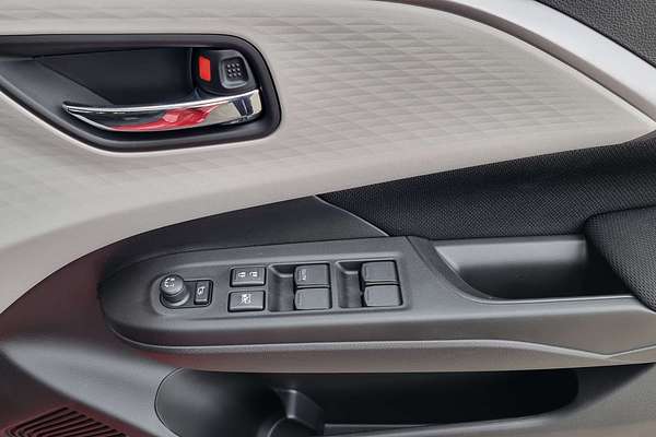 2025 Suzuki Swift Hybrid GLX UZ