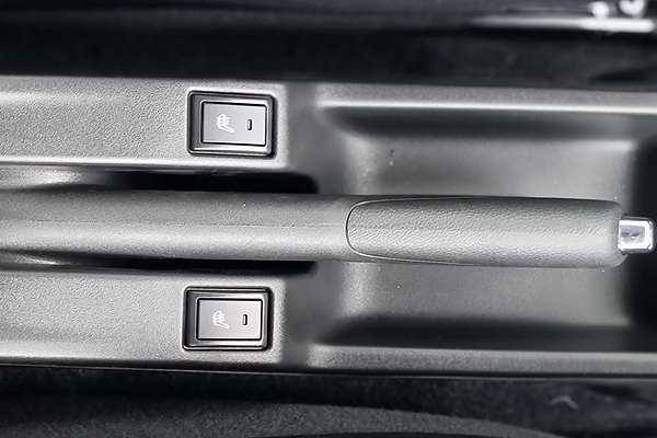 2025 Suzuki Swift Hybrid GLX UZ