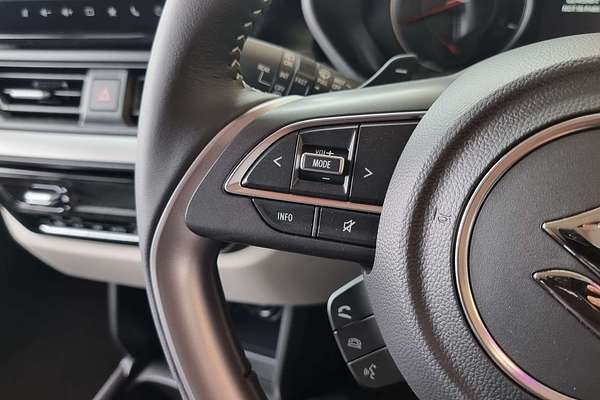 2025 Suzuki Swift Hybrid GLX UZ