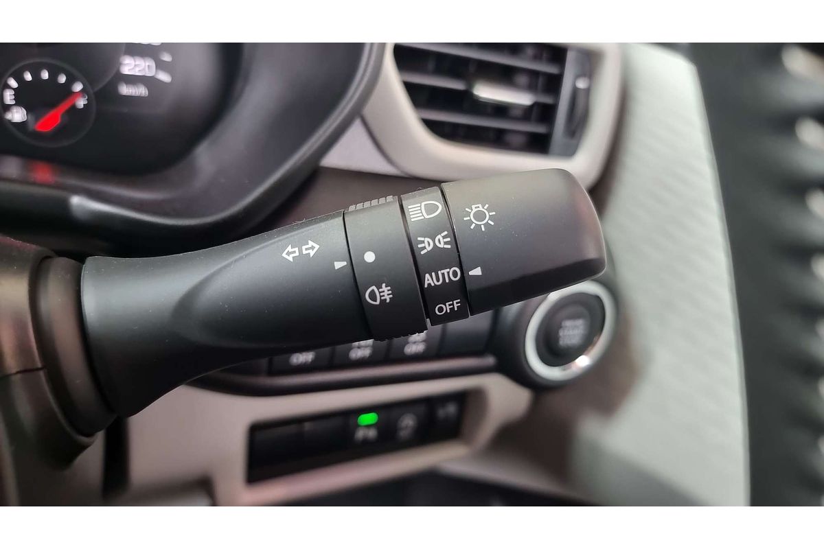 2025 Suzuki Swift Hybrid GLX UZ