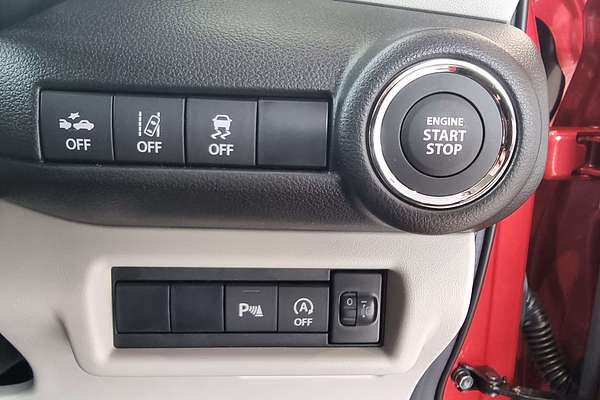 2025 Suzuki Swift Hybrid GLX UZ