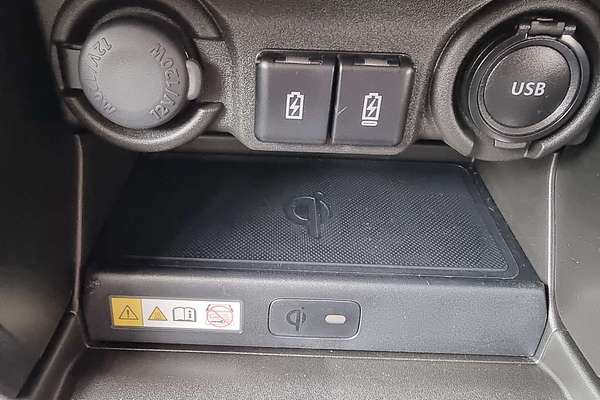 2025 Suzuki Swift Hybrid GLX UZ