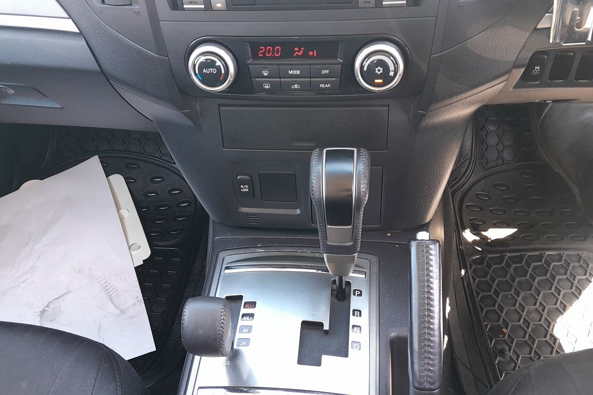 2012 Mitsubishi Pajero GLX-R NW