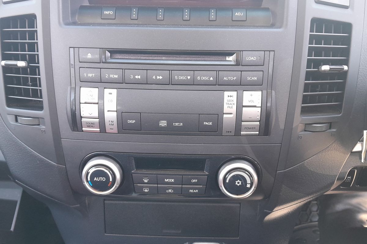 2012 Mitsubishi Pajero GLX-R NW