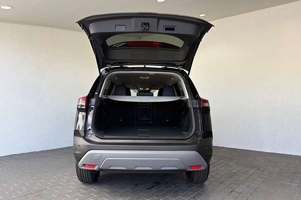 2025 Nissan X-TRAIL ST-L T33