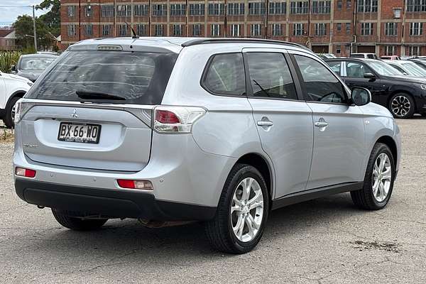 2013 Mitsubishi Outlander ES ZJ