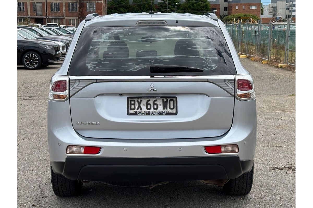 2013 Mitsubishi Outlander ES ZJ