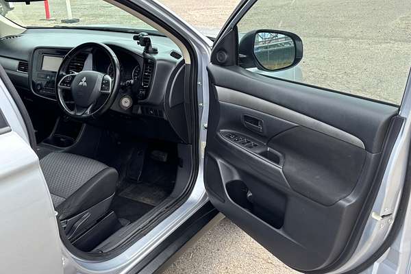 2013 Mitsubishi Outlander ES ZJ