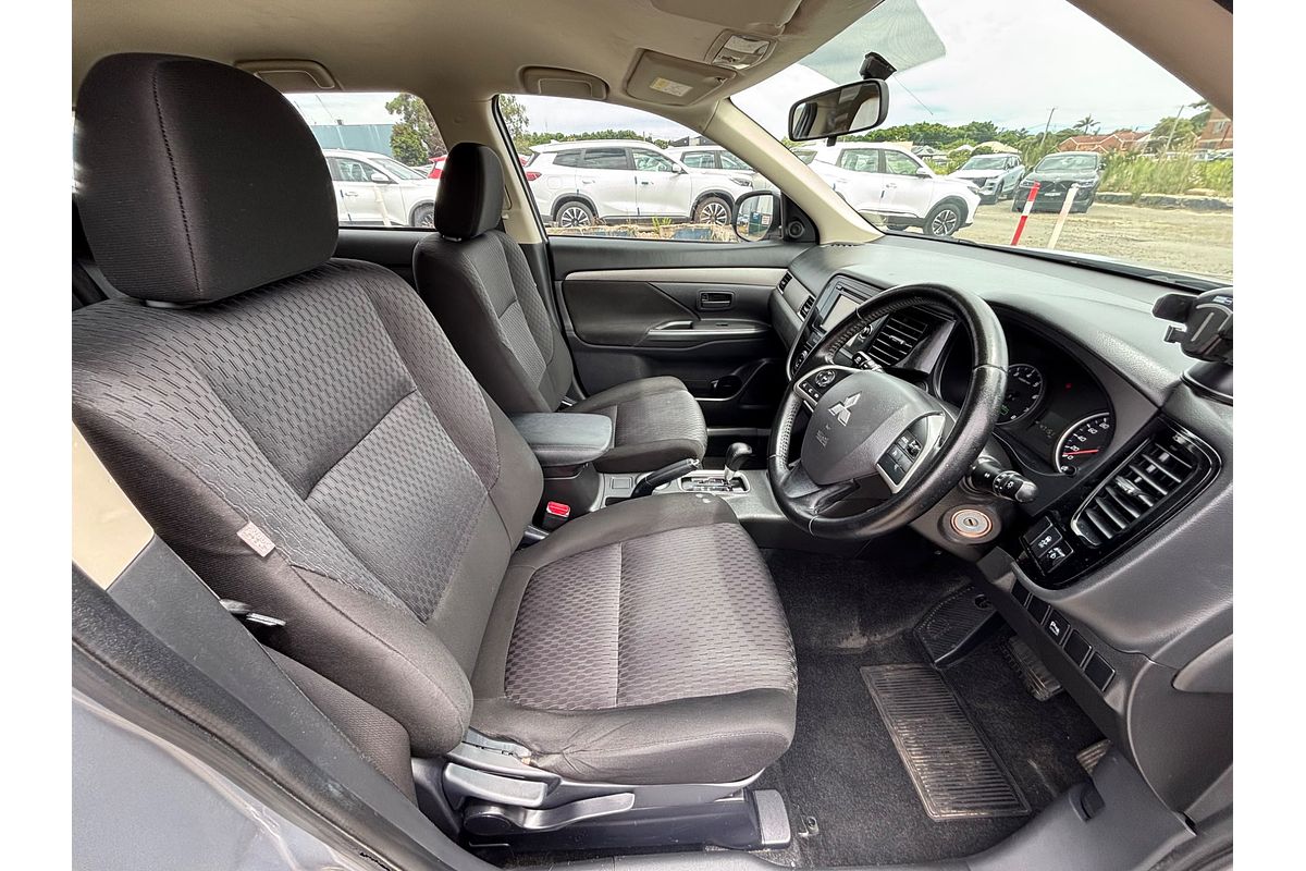 2013 Mitsubishi Outlander ES ZJ