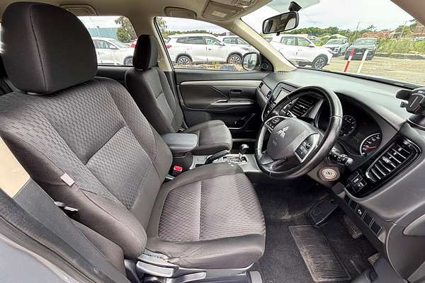 2013 Mitsubishi Outlander ES ZJ