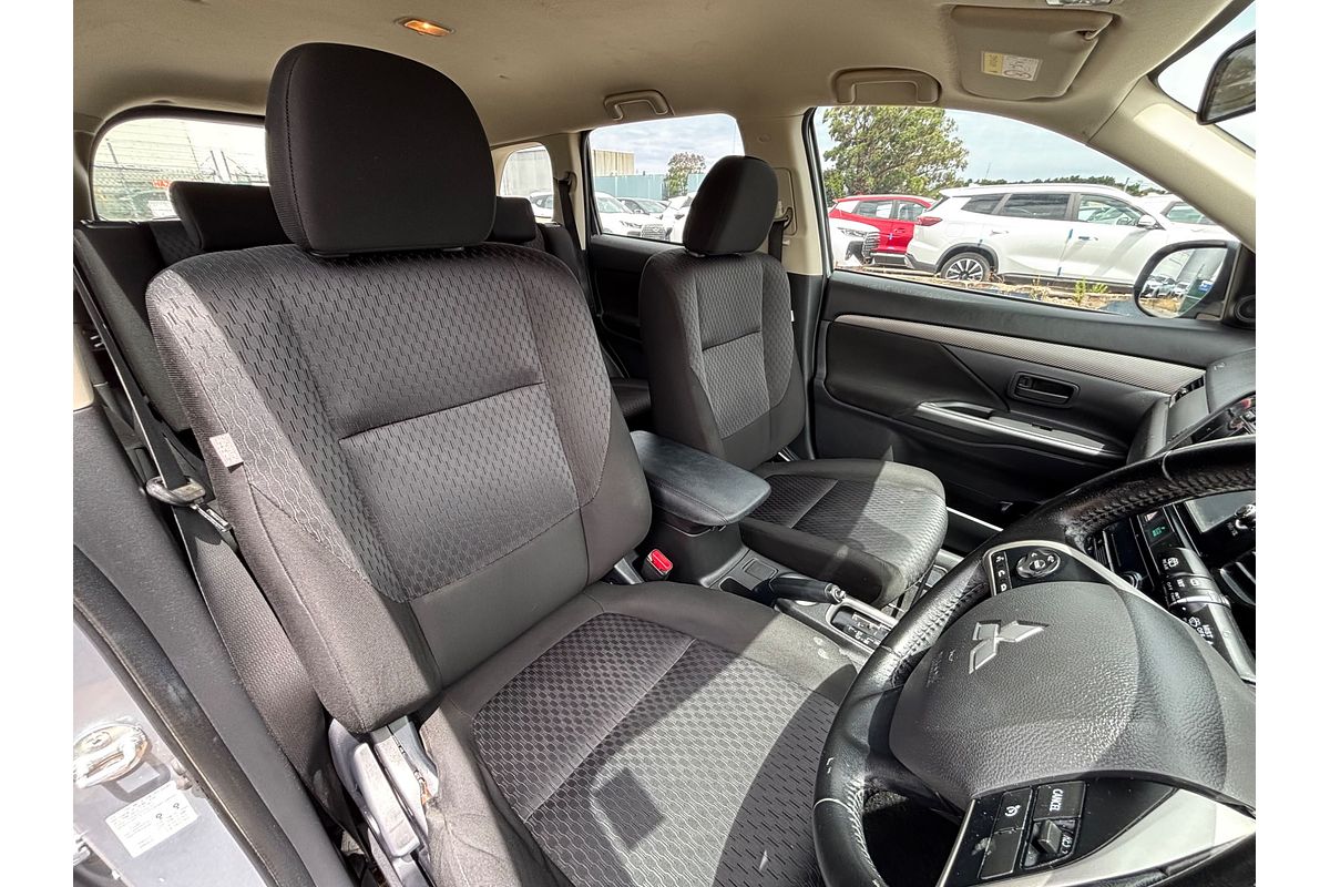 2013 Mitsubishi Outlander ES ZJ