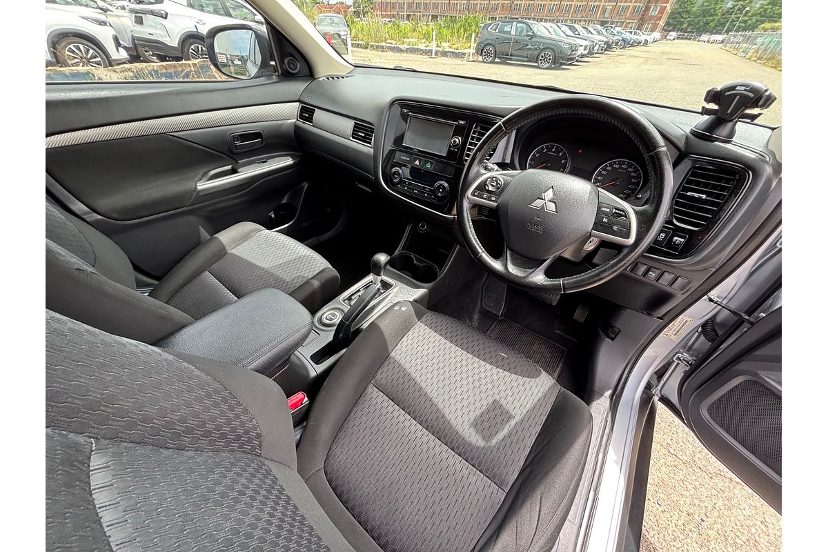 2013 Mitsubishi Outlander ES ZJ