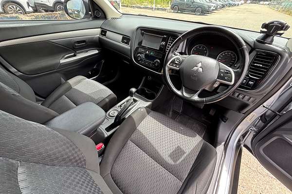 2013 Mitsubishi Outlander ES ZJ