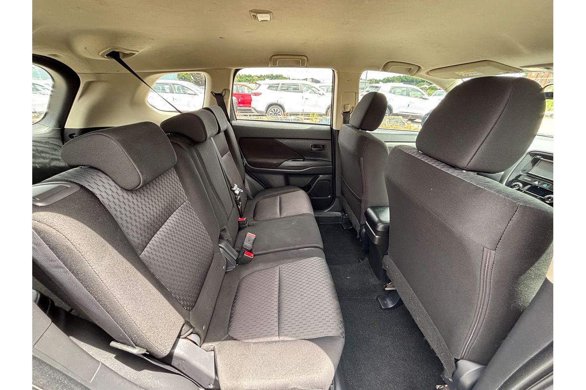 2013 Mitsubishi Outlander ES ZJ