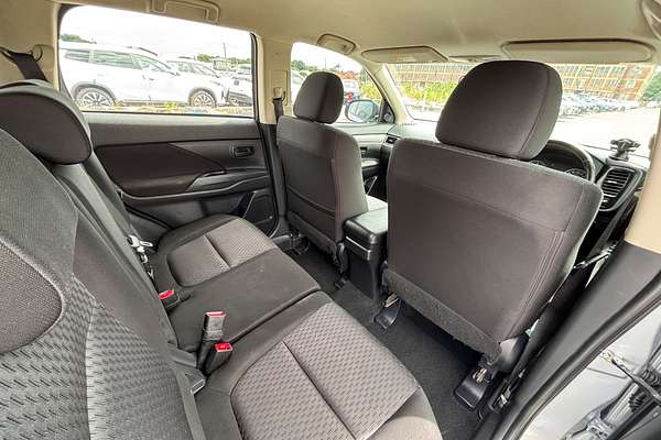 2013 Mitsubishi Outlander ES ZJ