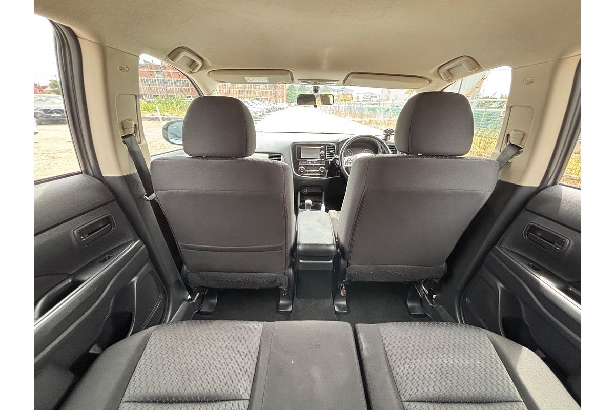 2013 Mitsubishi Outlander ES ZJ