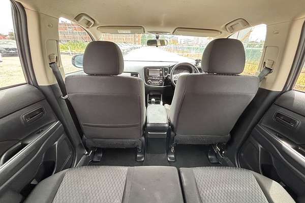 2013 Mitsubishi Outlander ES ZJ