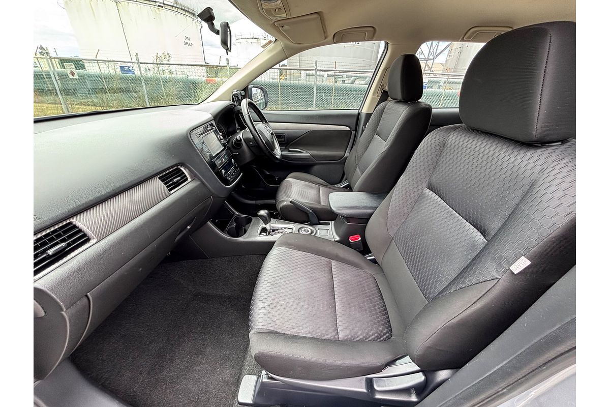 2013 Mitsubishi Outlander ES ZJ