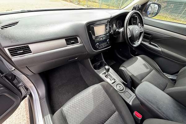 2013 Mitsubishi Outlander ES ZJ