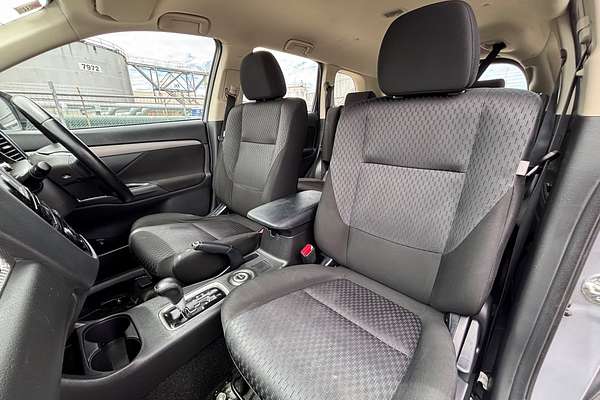 2013 Mitsubishi Outlander ES ZJ