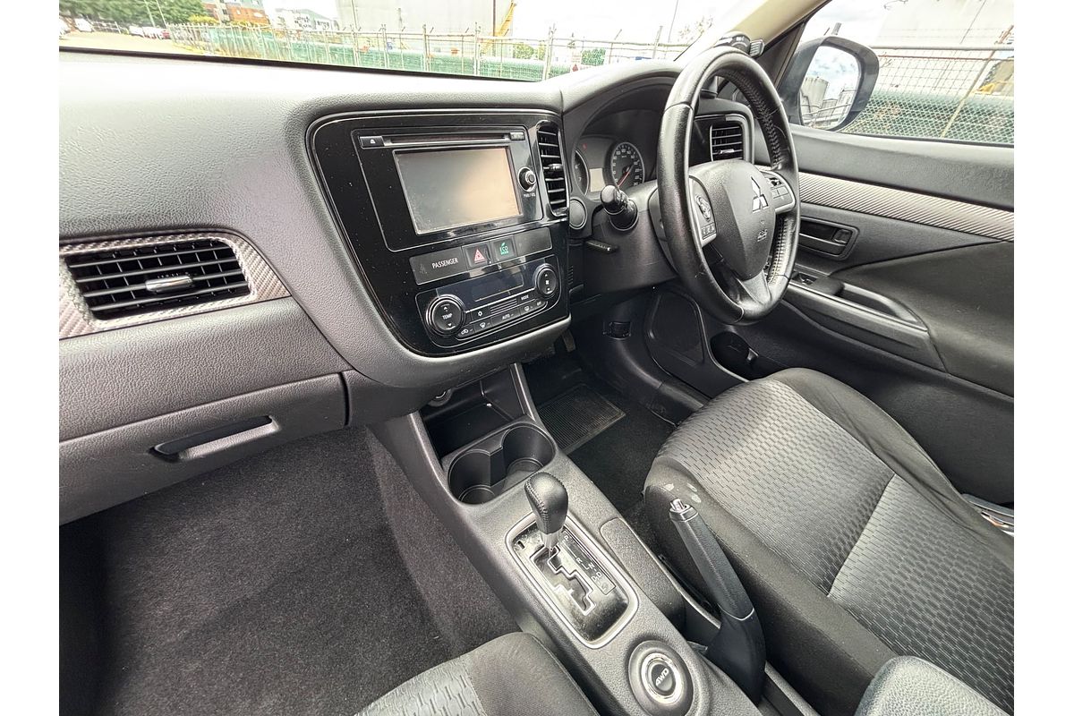 2013 Mitsubishi Outlander ES ZJ