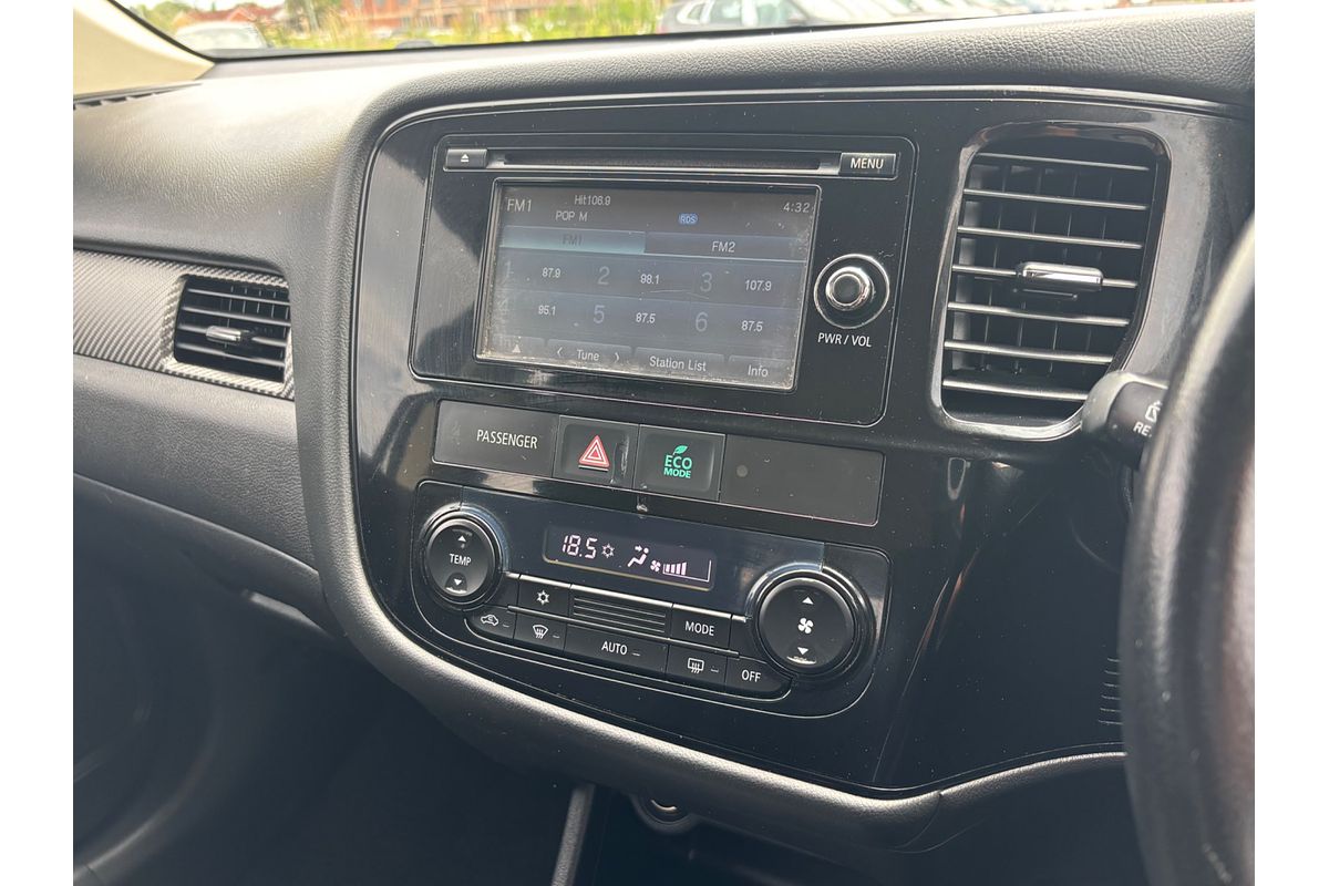 2013 Mitsubishi Outlander ES ZJ