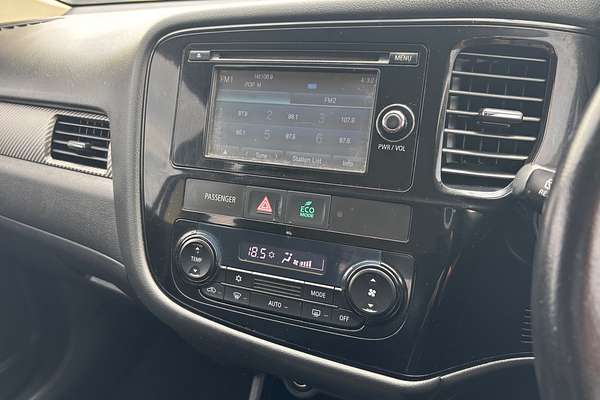 2013 Mitsubishi Outlander ES ZJ