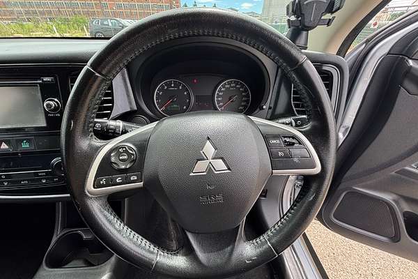 2013 Mitsubishi Outlander ES ZJ