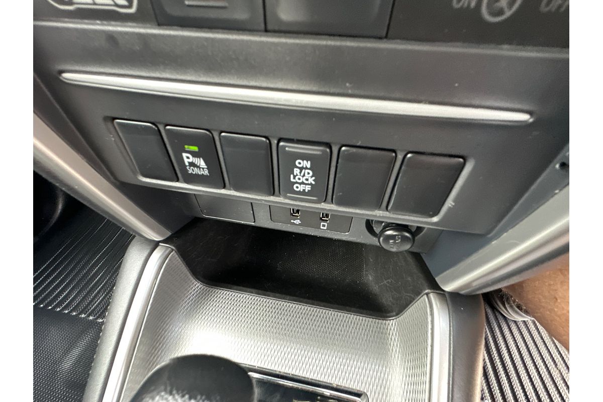 2023 Mitsubishi Triton GLX+ MR 4X4