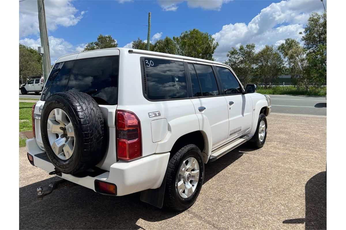 2011 Nissan Patrol ST GU 7
