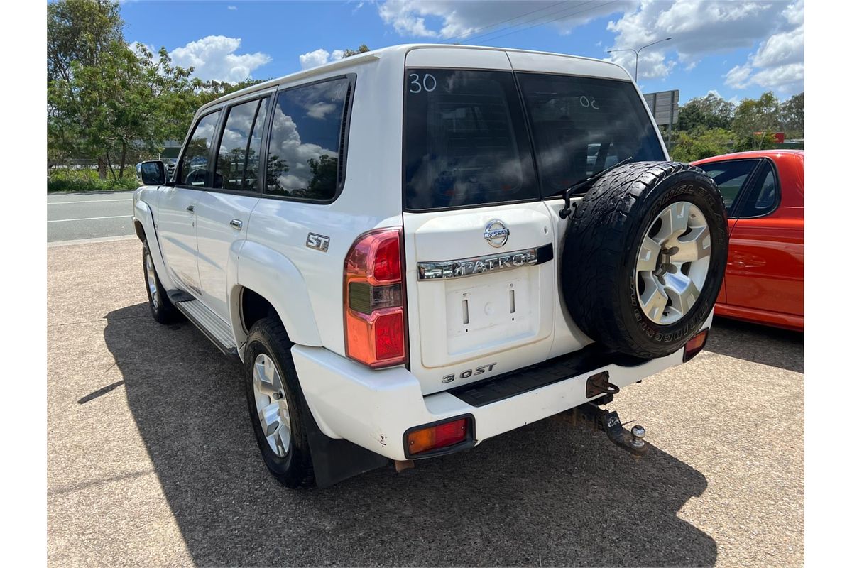 2011 Nissan Patrol ST GU 7