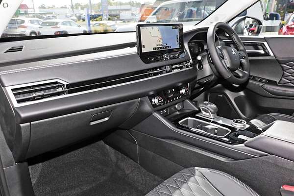 2025 Mitsubishi Outlander Exceed ZM