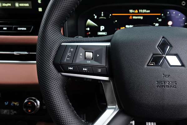 2025 Mitsubishi Outlander Exceed Tourer ZM