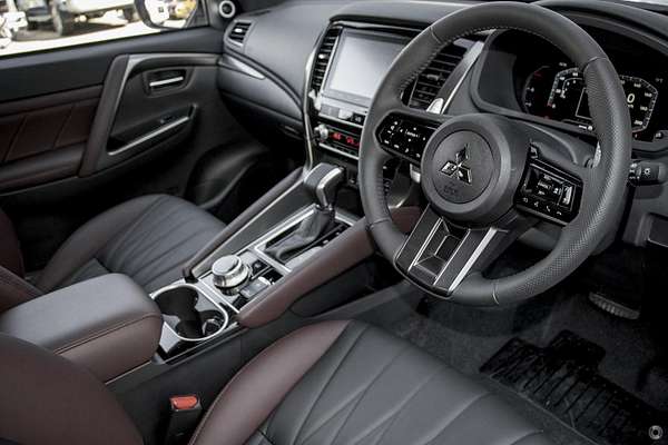 2025 Mitsubishi Pajero Sport GSR QG